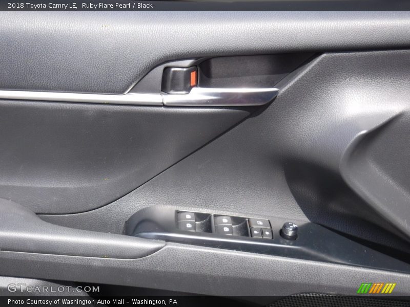 Ruby Flare Pearl / Black 2018 Toyota Camry LE