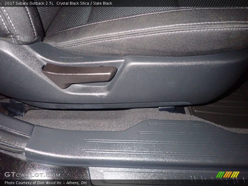 Crystal Black Silica / Slate Black 2017 Subaru Outback 2.5i