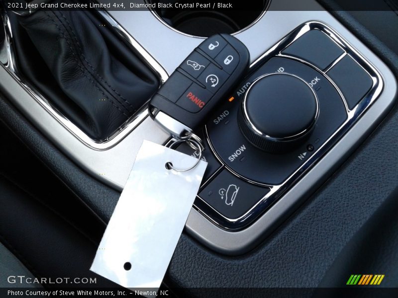 Diamond Black Crystal Pearl / Black 2021 Jeep Grand Cherokee Limited 4x4