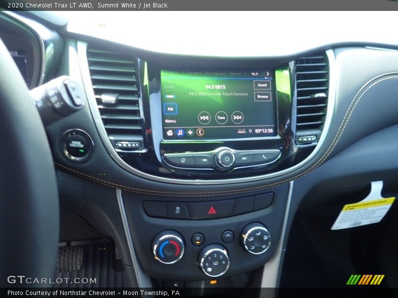 Summit White / Jet Black 2020 Chevrolet Trax LT AWD
