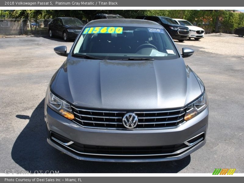 Platinum Gray Metallic / Titan Black 2018 Volkswagen Passat S