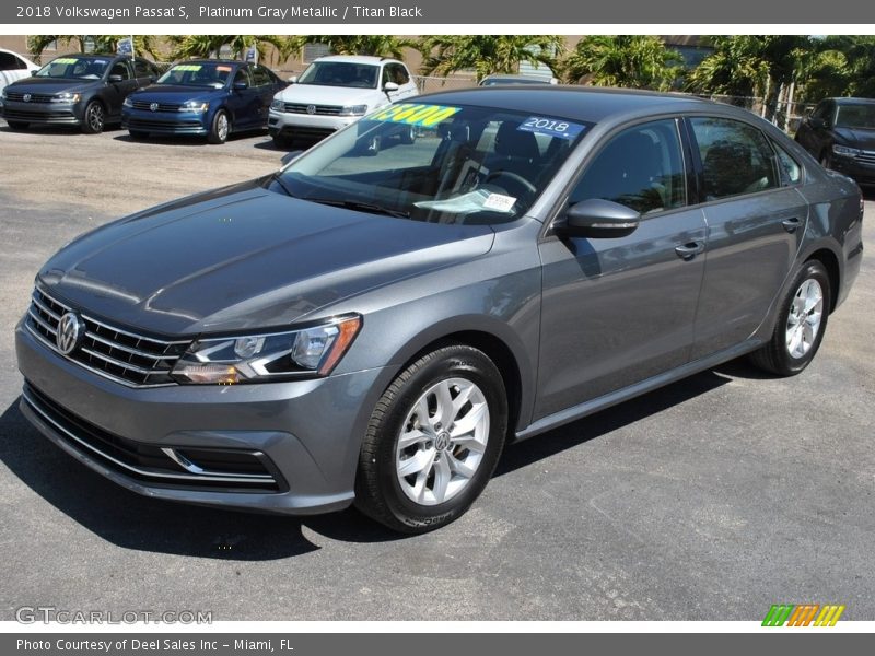Platinum Gray Metallic / Titan Black 2018 Volkswagen Passat S
