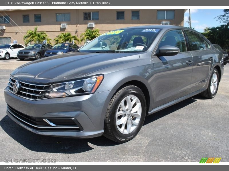 Platinum Gray Metallic / Titan Black 2018 Volkswagen Passat S