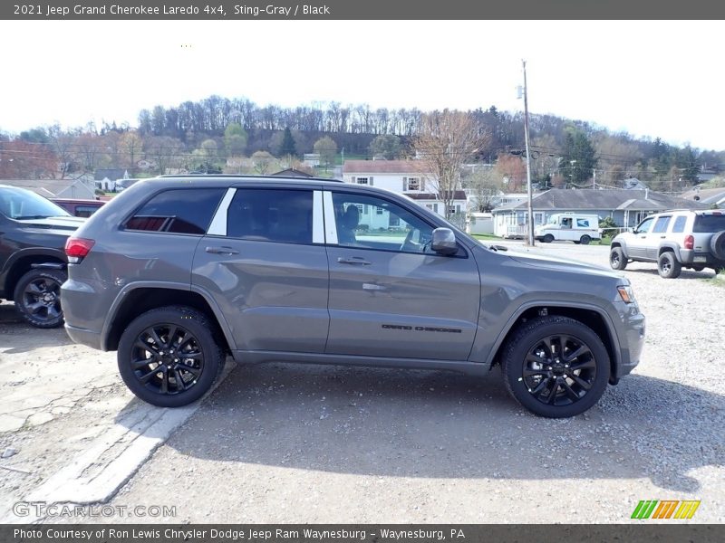 Sting-Gray / Black 2021 Jeep Grand Cherokee Laredo 4x4