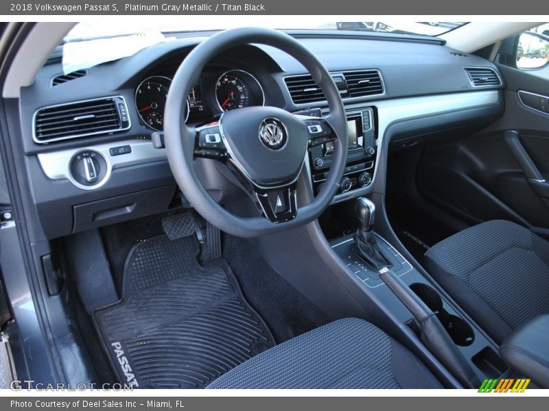 Platinum Gray Metallic / Titan Black 2018 Volkswagen Passat S