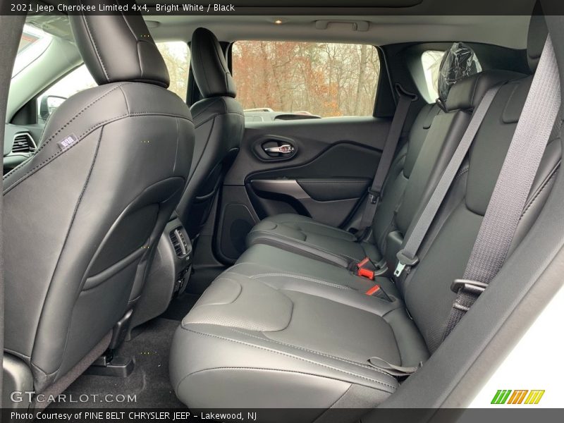 Bright White / Black 2021 Jeep Cherokee Limited 4x4
