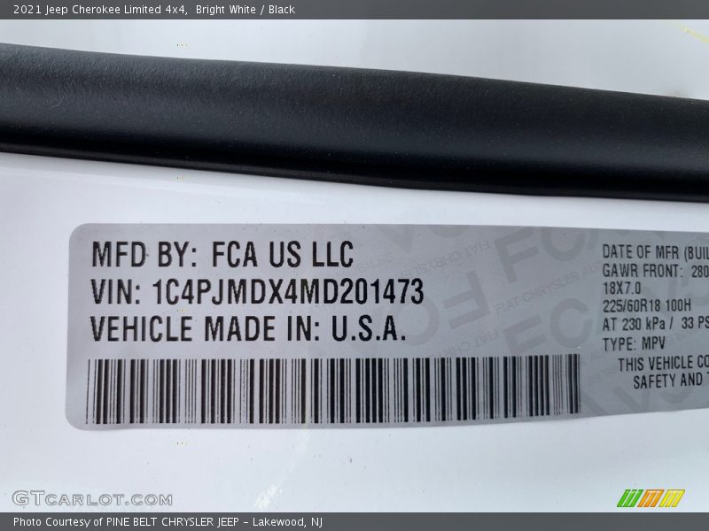 Bright White / Black 2021 Jeep Cherokee Limited 4x4