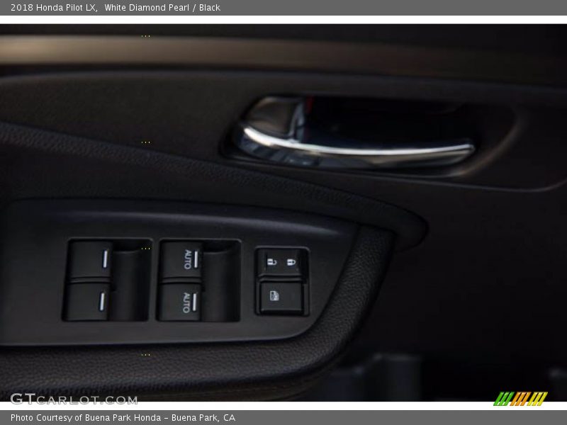 White Diamond Pearl / Black 2018 Honda Pilot LX