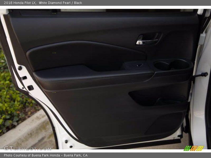 White Diamond Pearl / Black 2018 Honda Pilot LX