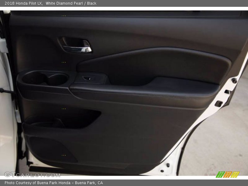 White Diamond Pearl / Black 2018 Honda Pilot LX