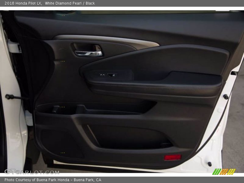 White Diamond Pearl / Black 2018 Honda Pilot LX