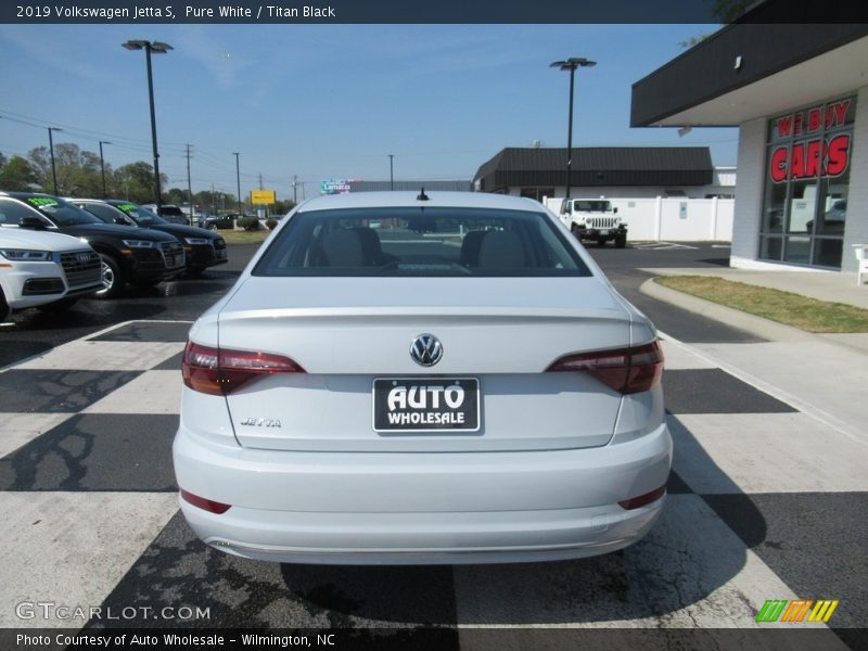 Pure White / Titan Black 2019 Volkswagen Jetta S