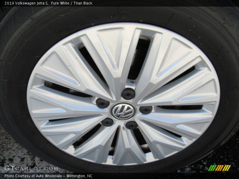 Pure White / Titan Black 2019 Volkswagen Jetta S
