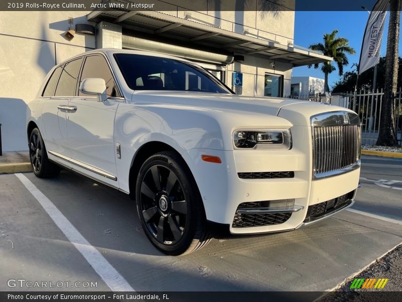 Arctic White / Hotspur 2019 Rolls-Royce Cullinan