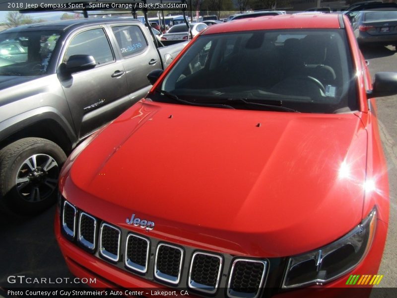 Spitfire Orange / Black/Sandstorm 2018 Jeep Compass Sport