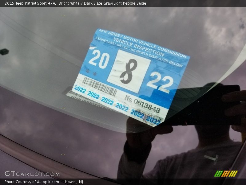 Bright White / Dark Slate Gray/Light Pebble Beige 2015 Jeep Patriot Sport 4x4