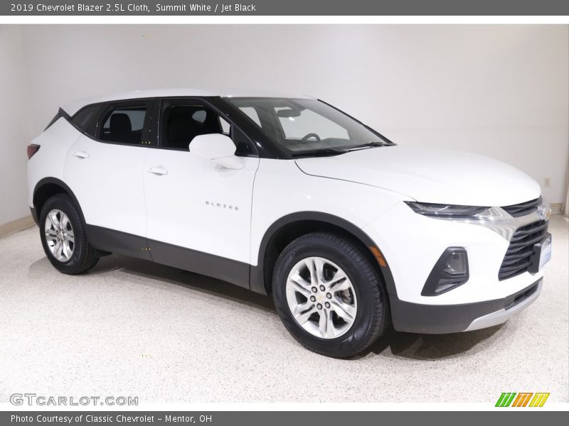 Summit White / Jet Black 2019 Chevrolet Blazer 2.5L Cloth