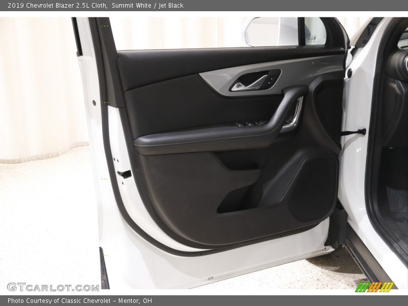 Summit White / Jet Black 2019 Chevrolet Blazer 2.5L Cloth