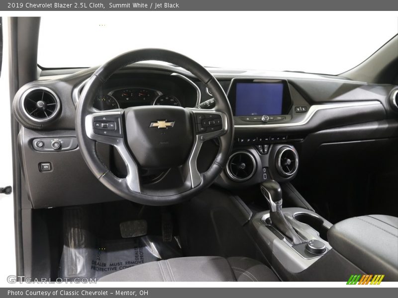 Summit White / Jet Black 2019 Chevrolet Blazer 2.5L Cloth