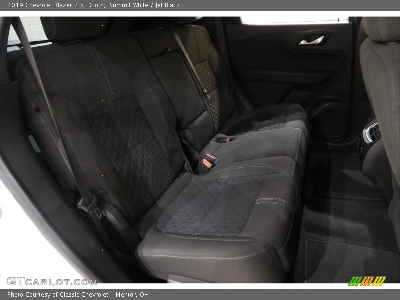 Summit White / Jet Black 2019 Chevrolet Blazer 2.5L Cloth