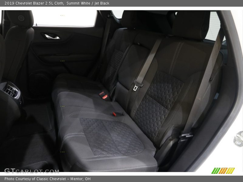 Summit White / Jet Black 2019 Chevrolet Blazer 2.5L Cloth