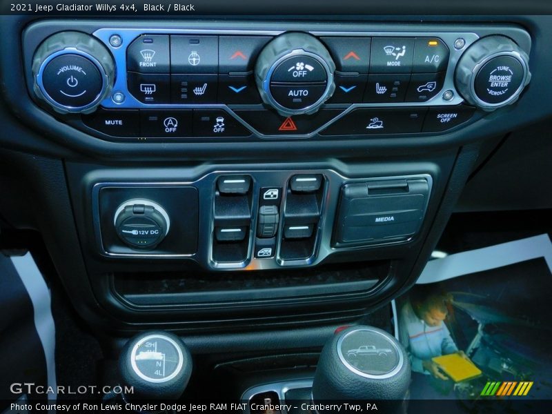 Black / Black 2021 Jeep Gladiator Willys 4x4