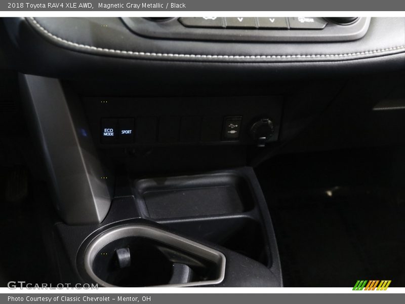 Magnetic Gray Metallic / Black 2018 Toyota RAV4 XLE AWD