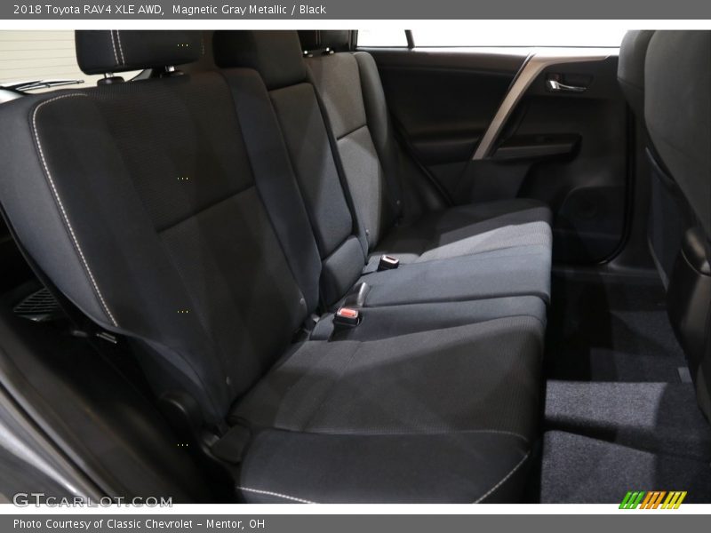 Magnetic Gray Metallic / Black 2018 Toyota RAV4 XLE AWD