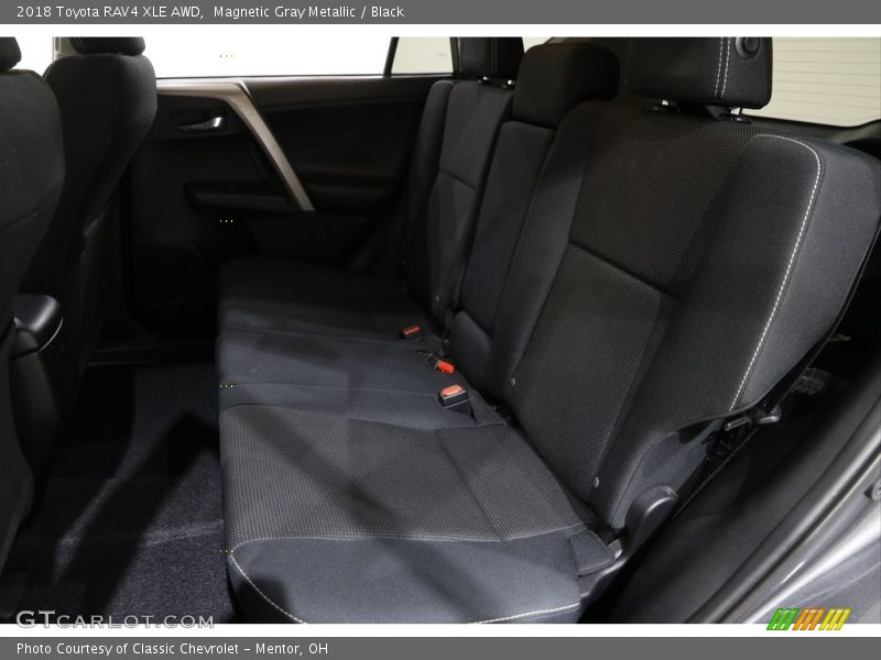 Magnetic Gray Metallic / Black 2018 Toyota RAV4 XLE AWD