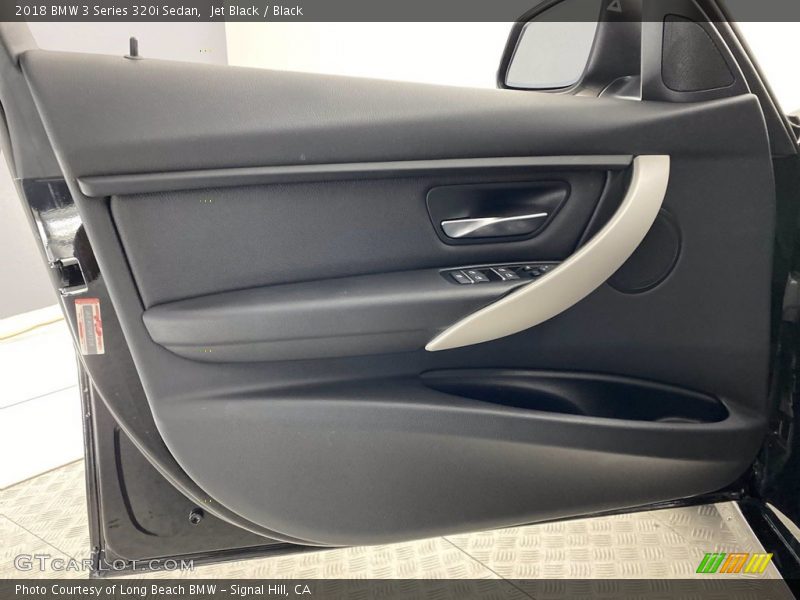 Jet Black / Black 2018 BMW 3 Series 320i Sedan