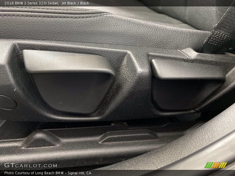 Jet Black / Black 2018 BMW 3 Series 320i Sedan