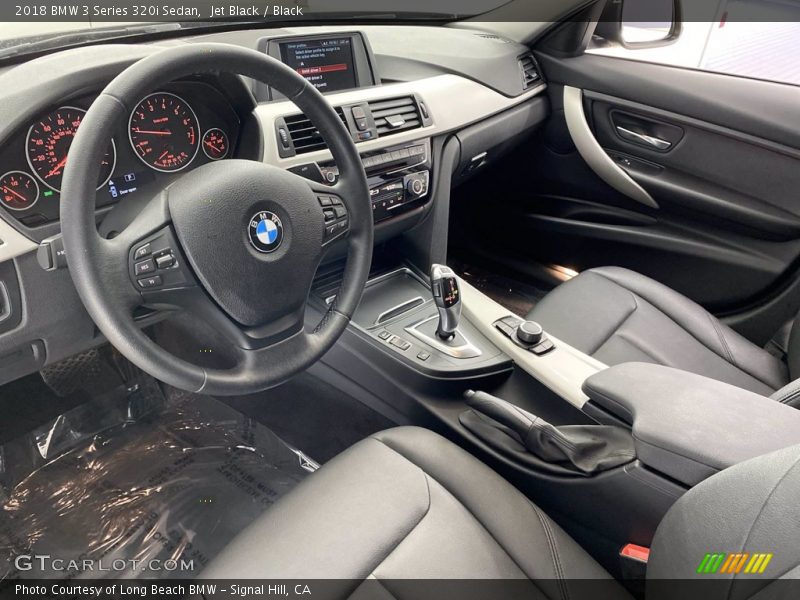 Jet Black / Black 2018 BMW 3 Series 320i Sedan