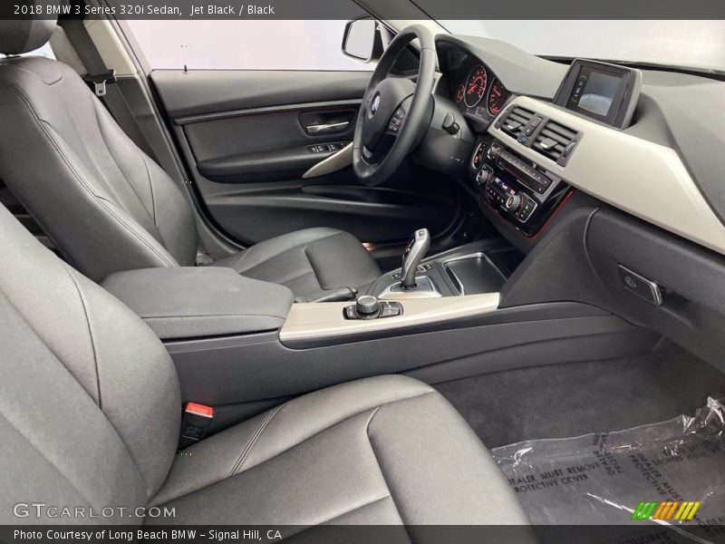 Jet Black / Black 2018 BMW 3 Series 320i Sedan