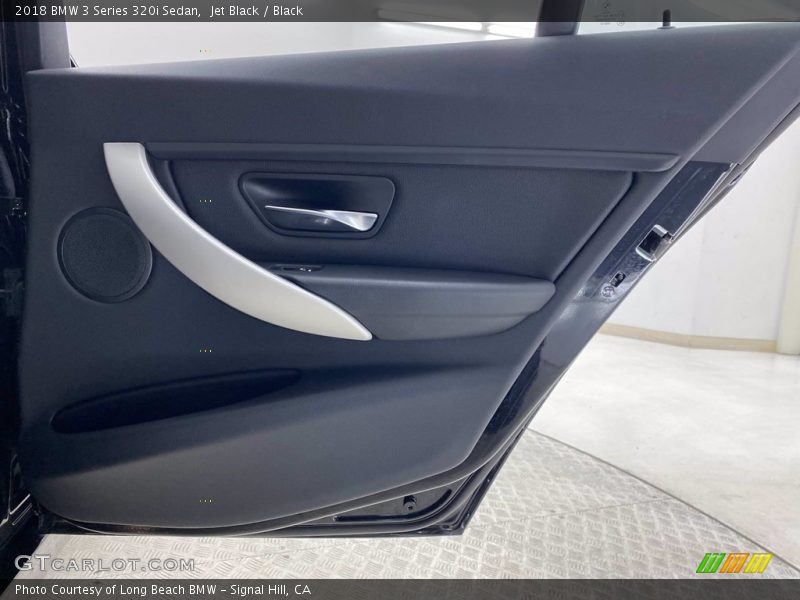 Jet Black / Black 2018 BMW 3 Series 320i Sedan
