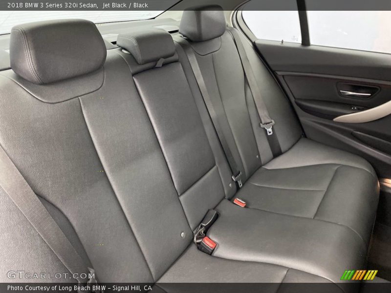 Jet Black / Black 2018 BMW 3 Series 320i Sedan