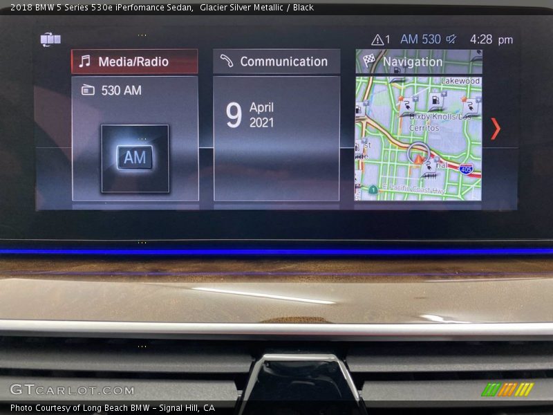 Glacier Silver Metallic / Black 2018 BMW 5 Series 530e iPerfomance Sedan