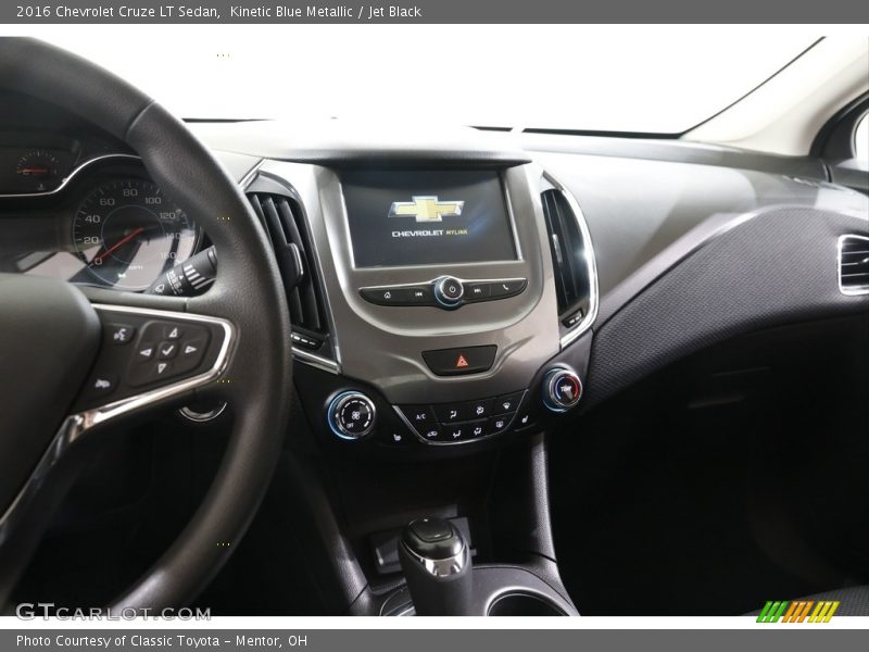 Kinetic Blue Metallic / Jet Black 2016 Chevrolet Cruze LT Sedan