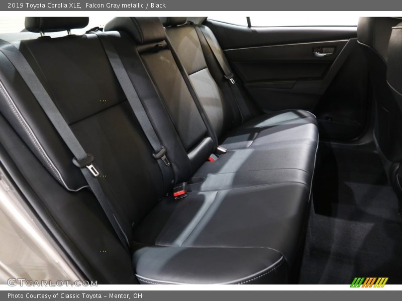Falcon Gray metallic / Black 2019 Toyota Corolla XLE