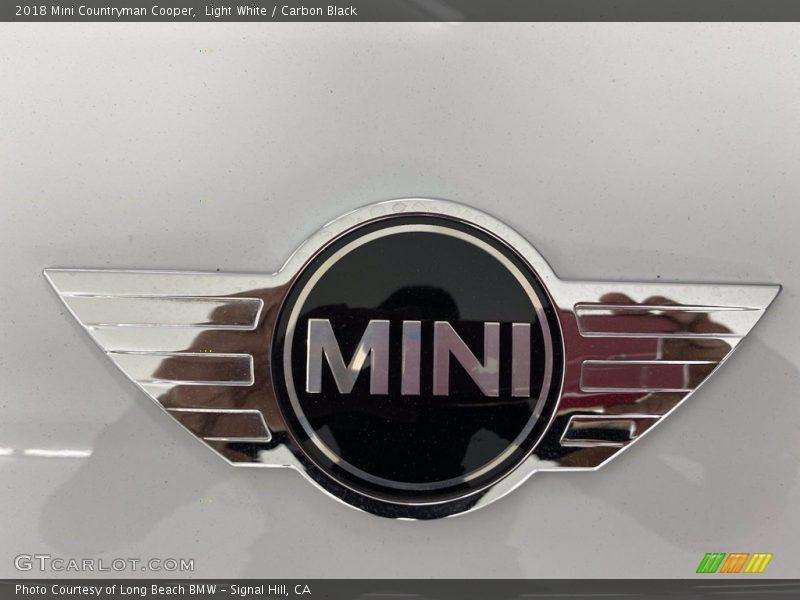 Light White / Carbon Black 2018 Mini Countryman Cooper