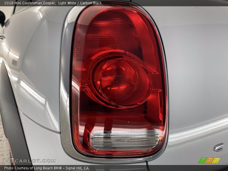 Light White / Carbon Black 2018 Mini Countryman Cooper