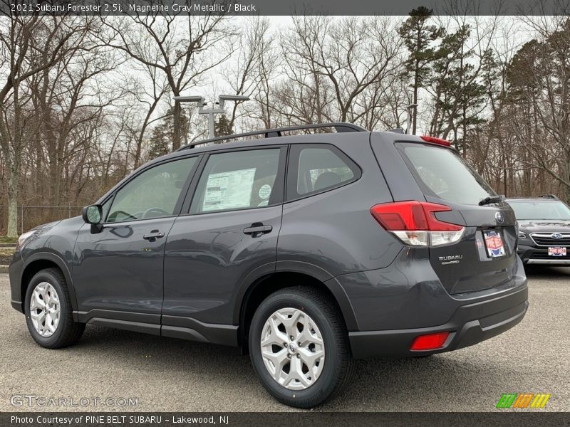Magnetite Gray Metallic / Black 2021 Subaru Forester 2.5i
