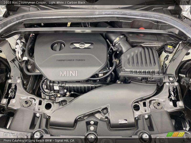 Light White / Carbon Black 2018 Mini Countryman Cooper