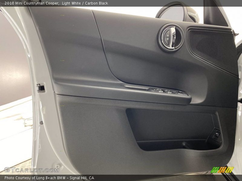 Light White / Carbon Black 2018 Mini Countryman Cooper