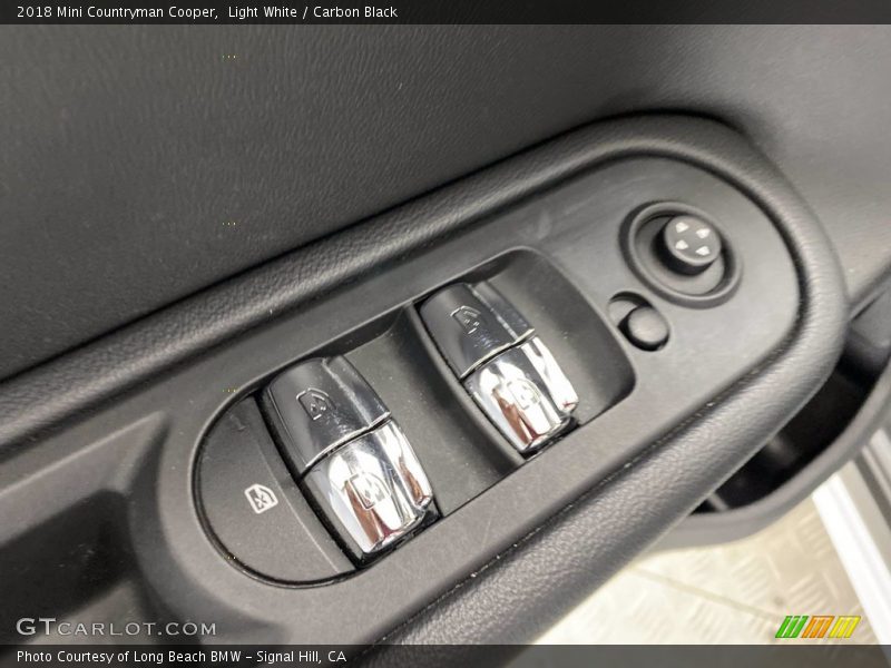 Light White / Carbon Black 2018 Mini Countryman Cooper