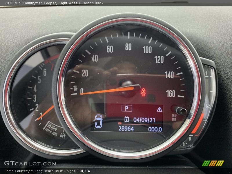 Light White / Carbon Black 2018 Mini Countryman Cooper