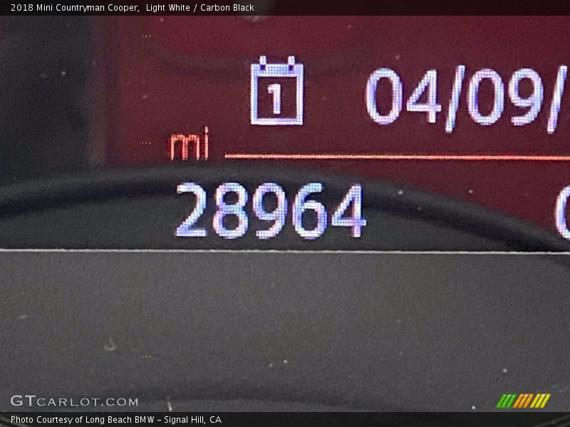 Light White / Carbon Black 2018 Mini Countryman Cooper
