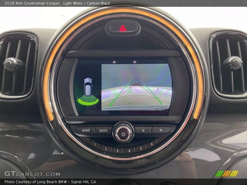 Light White / Carbon Black 2018 Mini Countryman Cooper