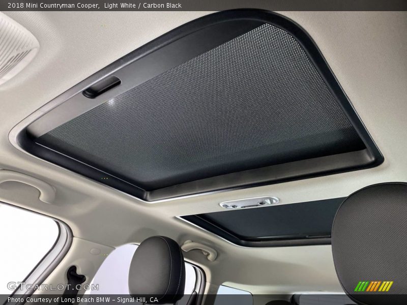 Light White / Carbon Black 2018 Mini Countryman Cooper