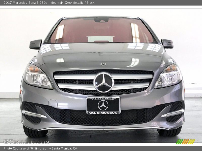 Mountain Grey Metallic / Black 2017 Mercedes-Benz B 250e