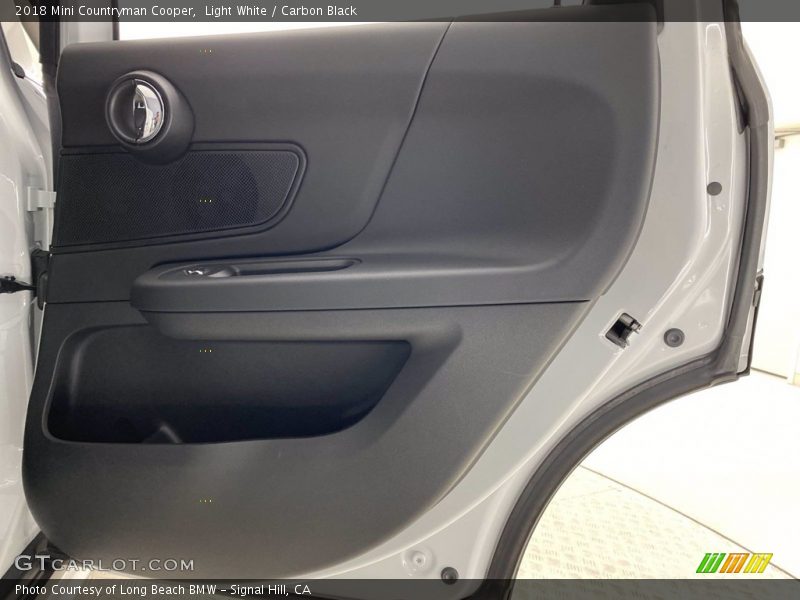Light White / Carbon Black 2018 Mini Countryman Cooper